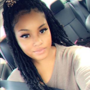 Meet your Posher, Jasmine